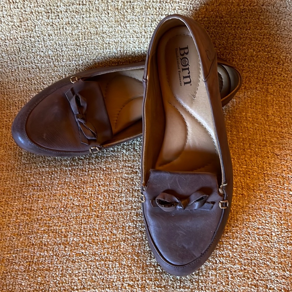 BORN Brown Leather Upper Loafers Sz9